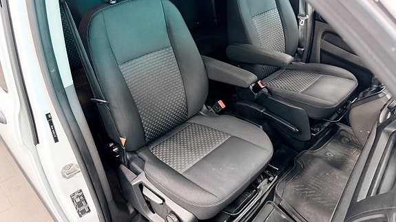 Ford Transit Custom 11 of 19