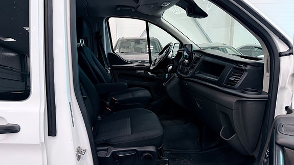 Ford Transit Custom 9 of 19