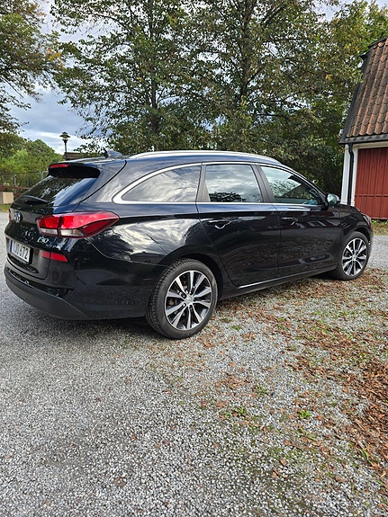 Hyundai i30 3 of 17