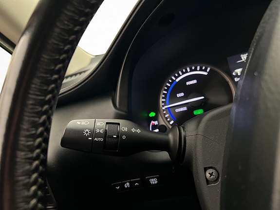 Lexus NX300h 25 of 26