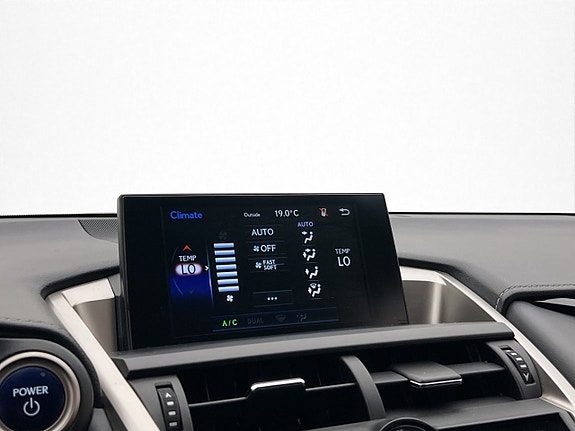 Lexus NX300h 19 of 26