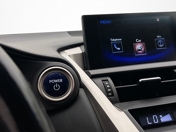 Lexus NX300h 22 of 26