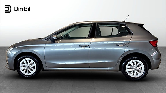 Skoda Fabia 2 of 12