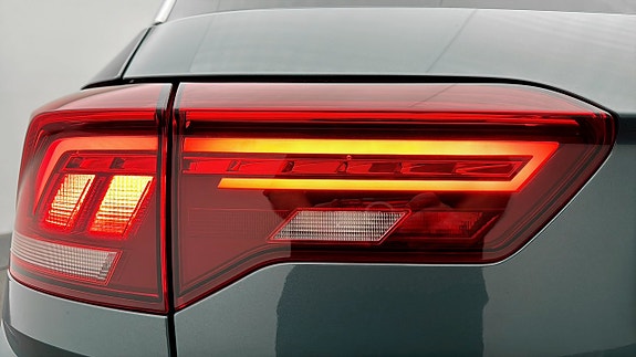 Volkswagen T-Roc 19 of 19
