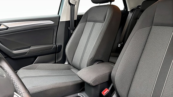 Volkswagen T-Roc 8 of 19
