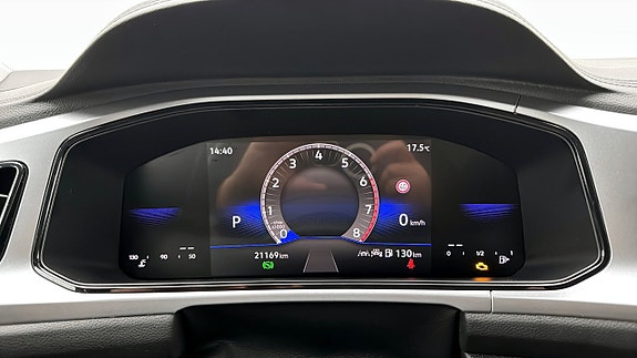 Volkswagen T-Roc 14 of 19