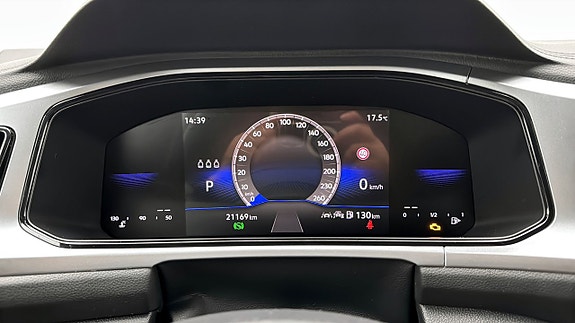 Volkswagen T-Roc 13 of 19