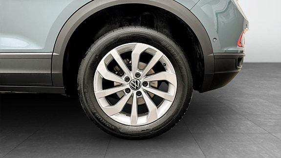 Volkswagen T-Roc 6 of 19