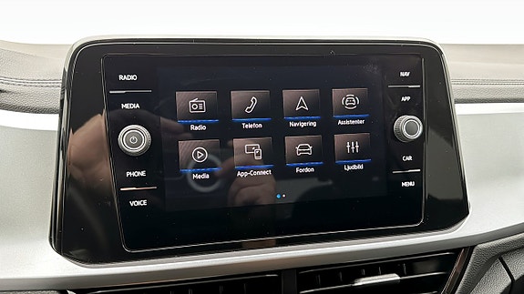 Volkswagen T-Roc 15 of 19