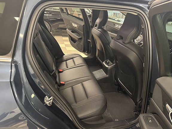 Volvo V60 14 of 19