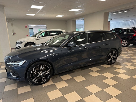 Volvo V60 2 of 19
