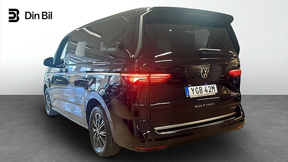 Volkswagen Multivan 3 of 12