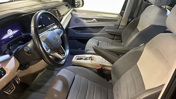 Volkswagen Multivan 8 of 12