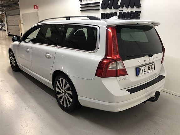 Volvo V70 3 of 9