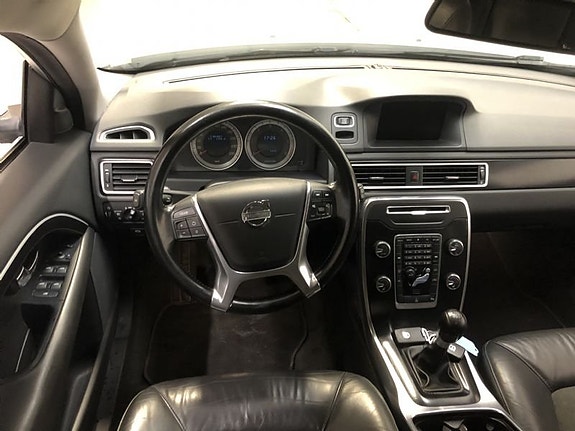 Volvo V70 7 of 9