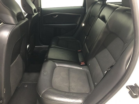Volvo V70 6 of 9