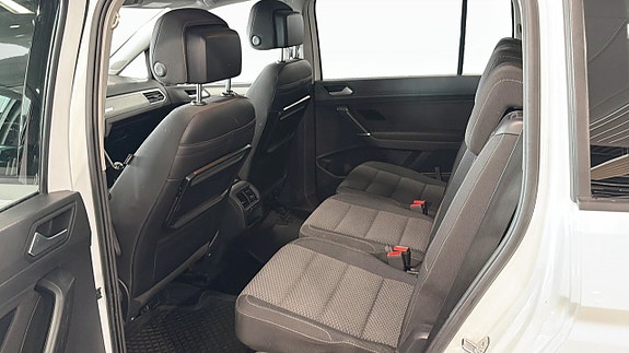 Volkswagen Touran 6 of 12