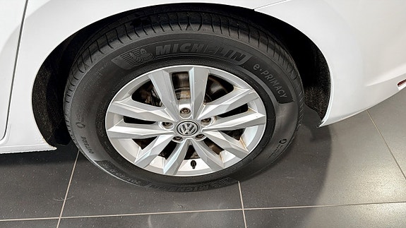 Volkswagen Touran 5 of 12