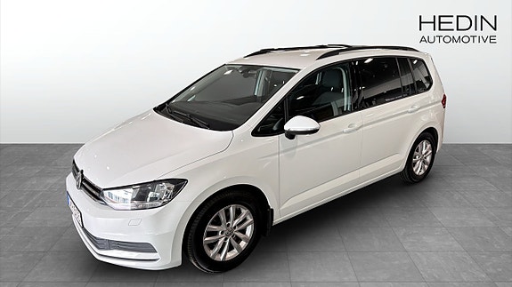 Volkswagen Touran 12 of 12