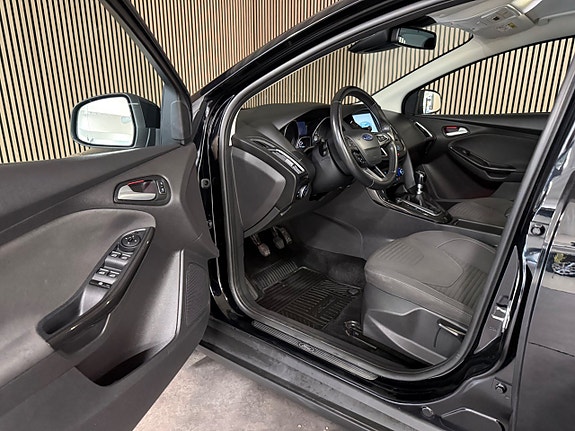 Ford Focus 10 of 25