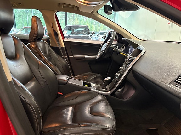Volvo XC60 12 of 19