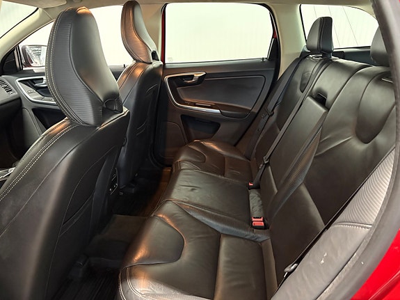 Volvo XC60 16 of 19