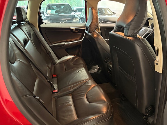 Volvo XC60 17 of 19