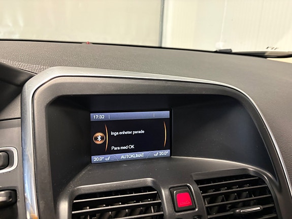 Volvo XC60 14 of 19