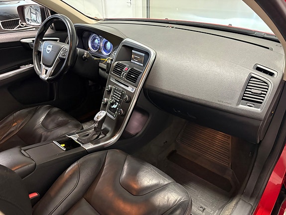 Volvo XC60 11 of 19