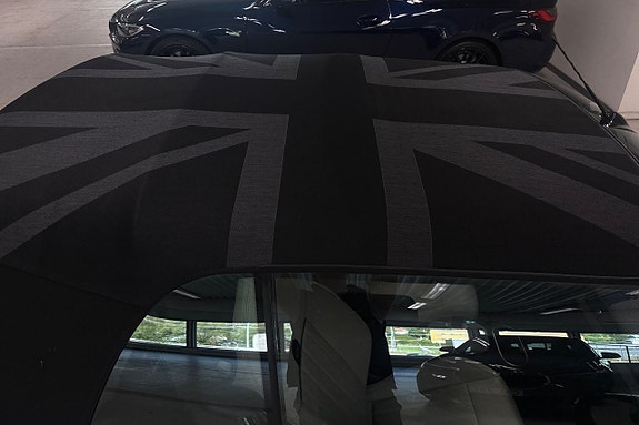MINI Cooper S 17 of 21