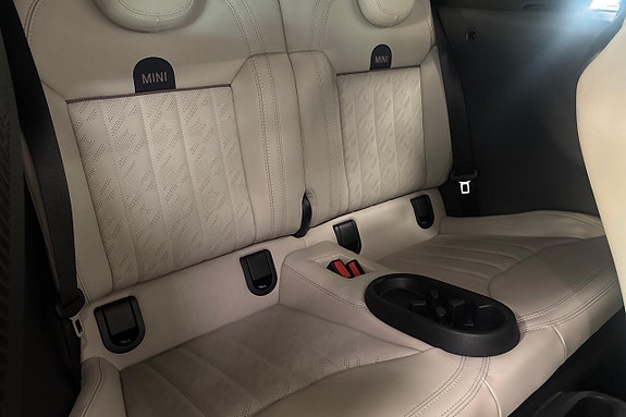 MINI Cooper S 7 of 21