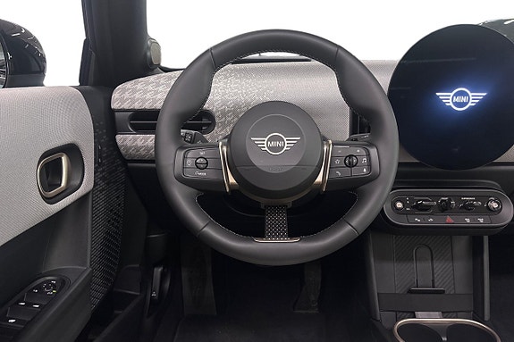 MINI Cooper S 9 of 21
