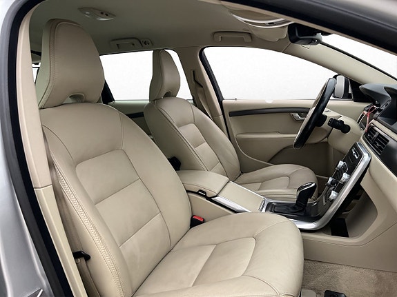 Volvo XC70 14 of 29