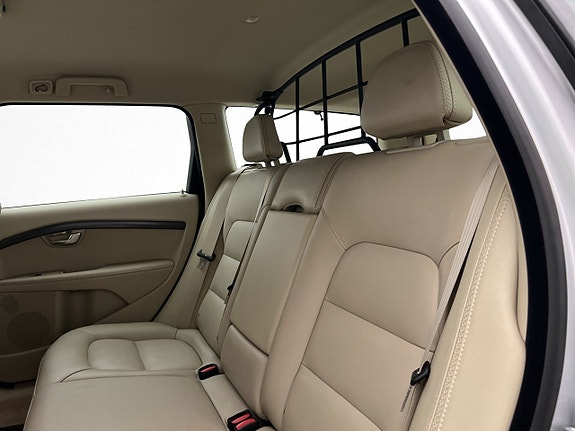 Volvo XC70 16 of 29