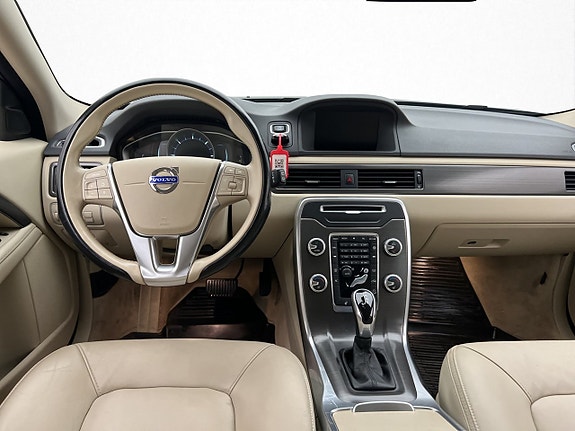 Volvo XC70 13 of 29
