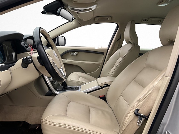 Volvo XC70 12 of 29