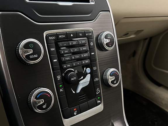 Volvo XC70 23 of 29