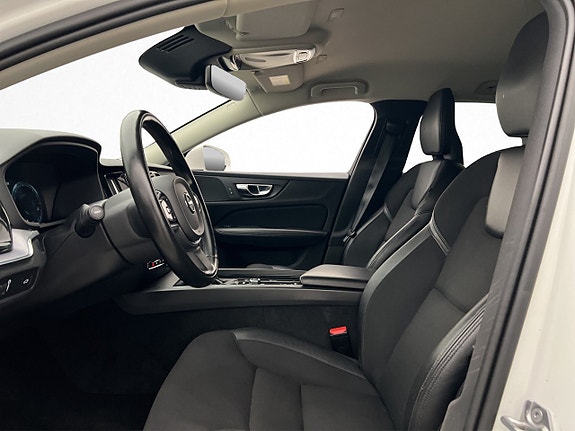 Volvo V60 12 of 30