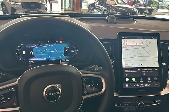 Volvo XC90 28 of 28