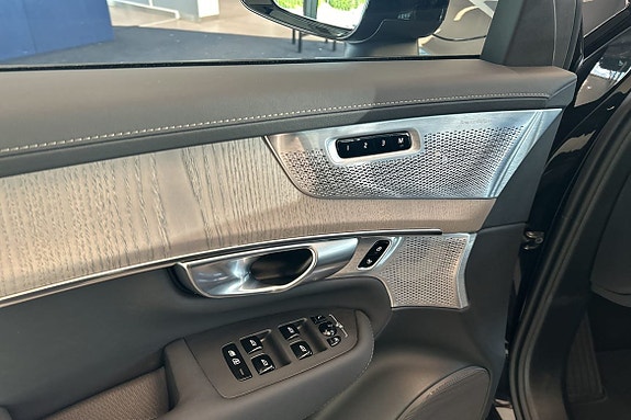 Volvo XC90 19 of 28