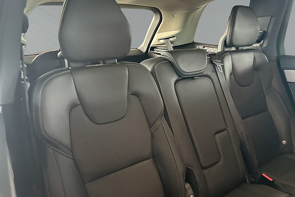 Volvo XC90 9 of 28