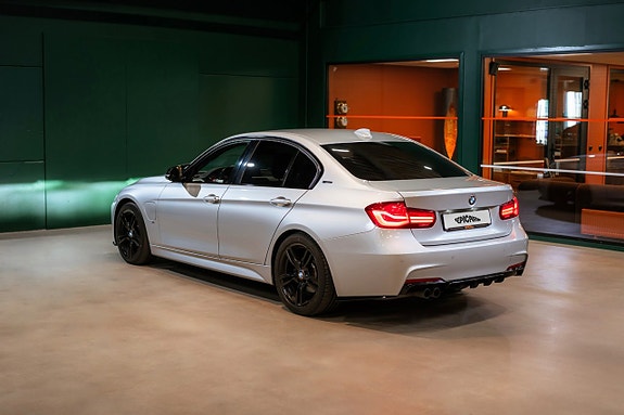 BMW 330e 3 of 28