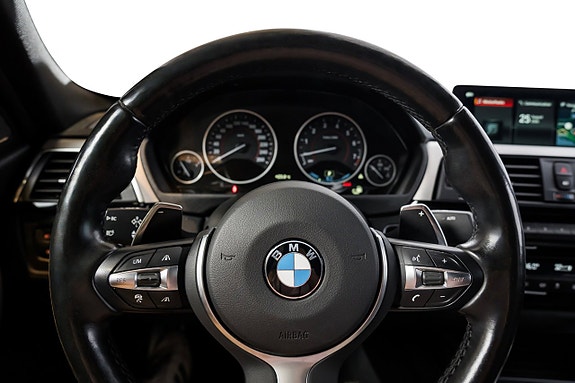 BMW 330e 13 of 28