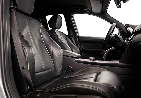 BMW 330e 25 of 28