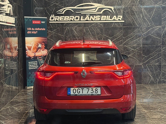 Renault Megane 12 of 22