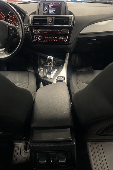 BMW 116d 14 of 15