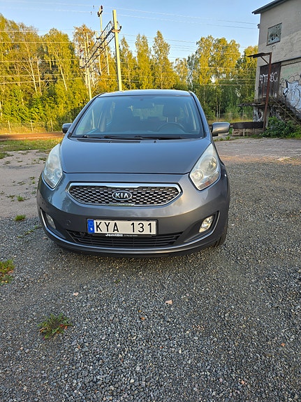 Kia Venga 2 of 9