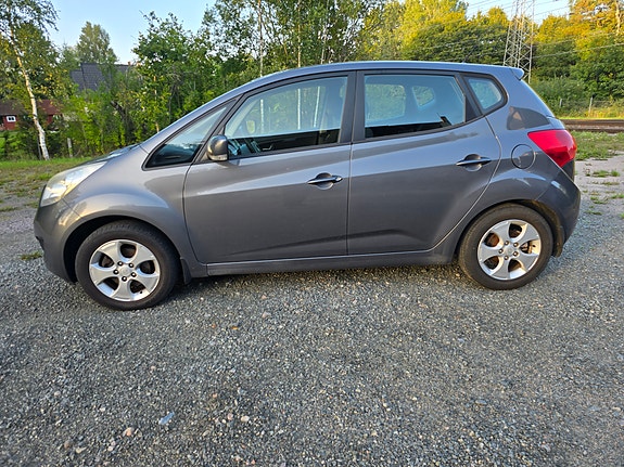 Kia Venga 4 of 9