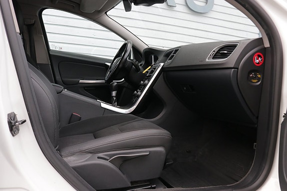 Volvo V60 10 of 15