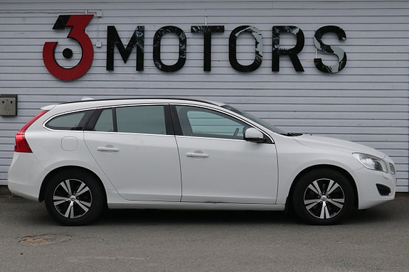 Volvo V60 3 of 15